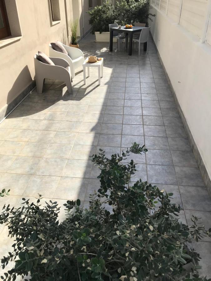 Scogliera Apartments 阿沃拉 外观 照片